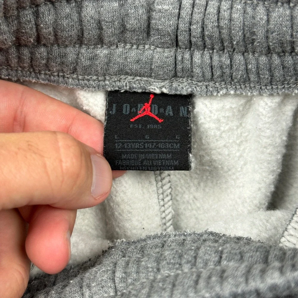 Jordan Boys Youth Large 12-13 Yrs Gray Fleece Shorts Jumpman Casual Active